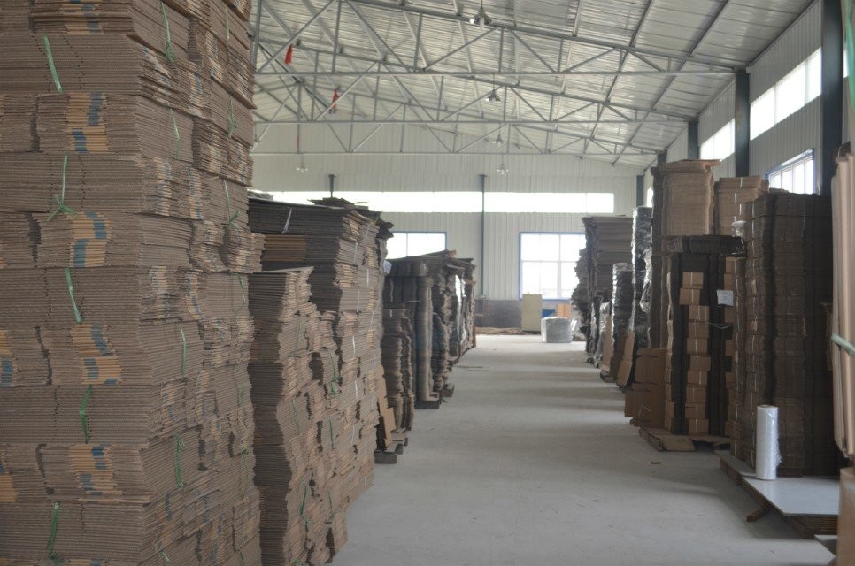 车间产品图片瓦楞纸箱定制 如何选购合适的纸箱
